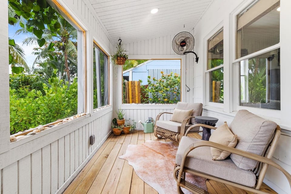 Designer Cottage Near Beach, Singer Island & Peanut Island! House in Riviera Beach