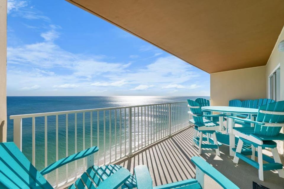 Crystal Shores West 1007 by Youngs Suncoast Apartment in West Beach
