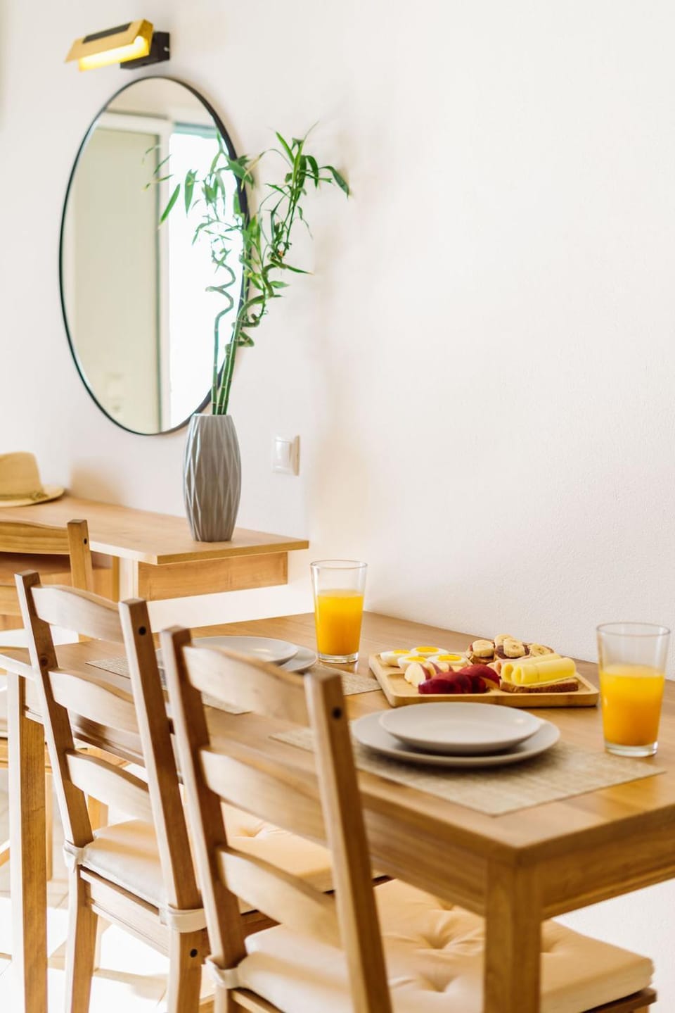 Dining area, Food