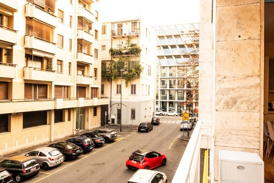 Property building, Day, Neighbourhood