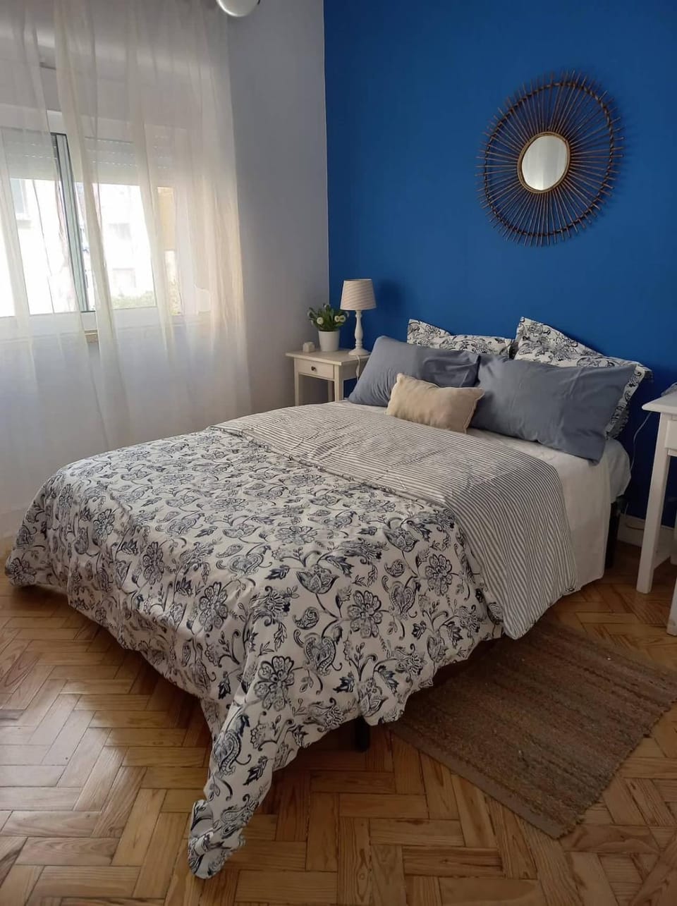 Blue House - double bed Apartment in Lisbon District