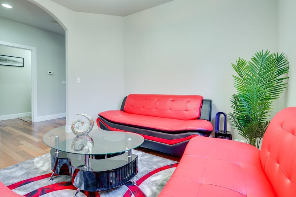 Gateway to Seattle! Lynnwood Home with Gazebo and Yard House in Paine Lake Stickney