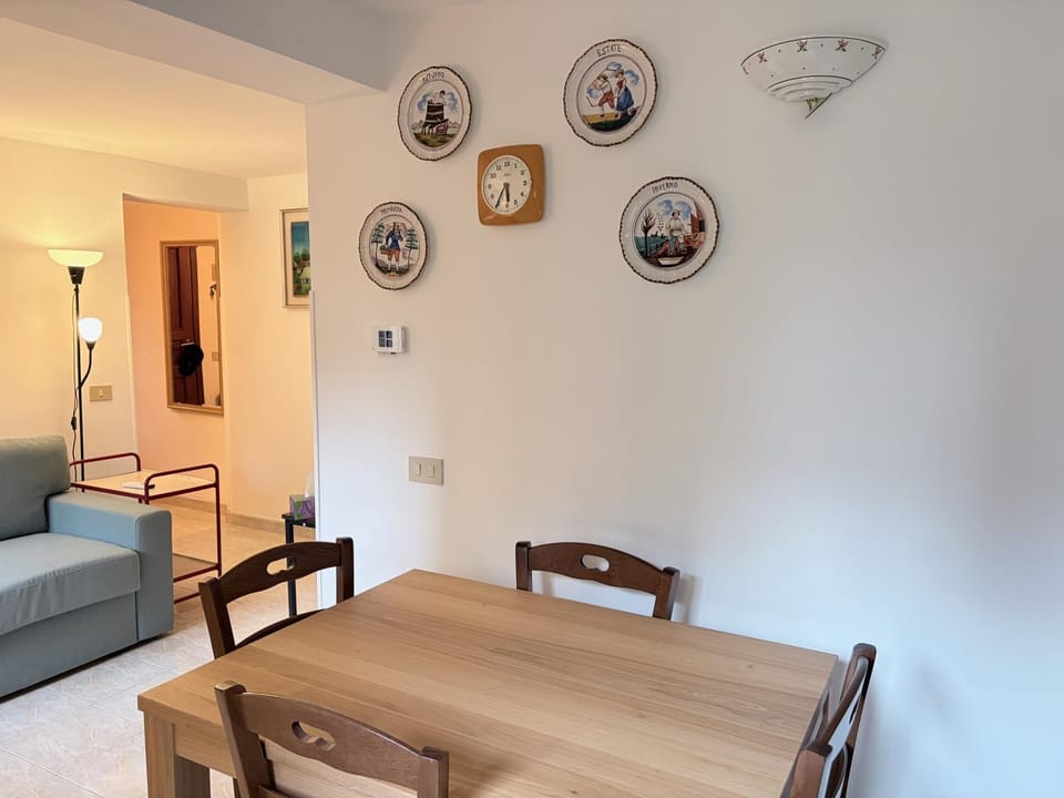 Dining area, Lunch