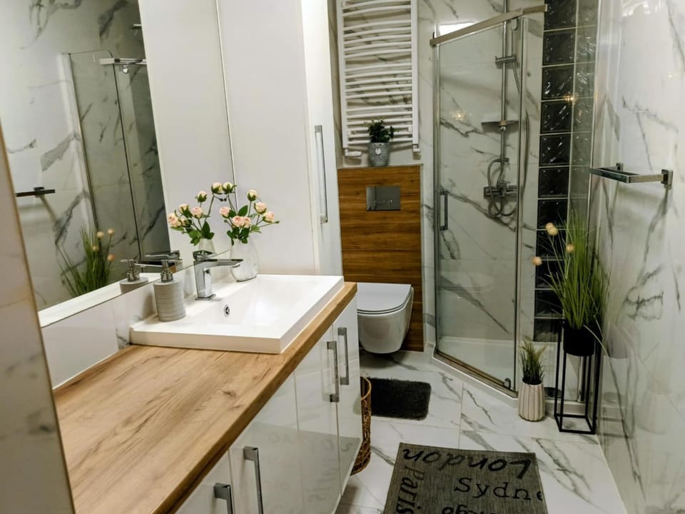 Shower, Bathroom