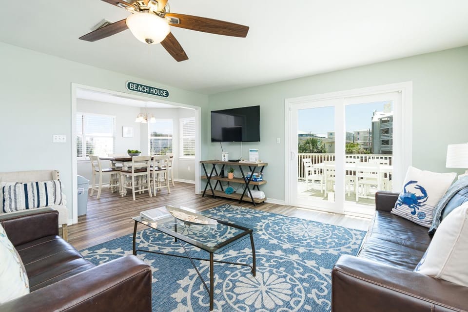 Endless Summer at Little Lagoon Resort by Youngs Suncoast House in West Beach