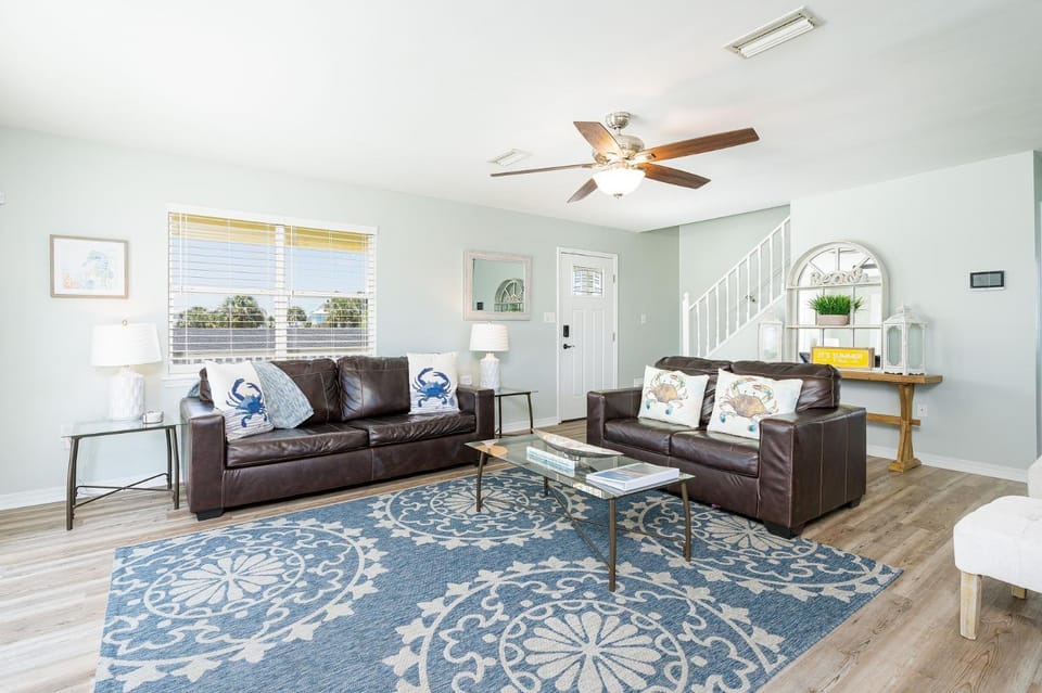 Endless Summer at Little Lagoon Resort by Youngs Suncoast House in West Beach