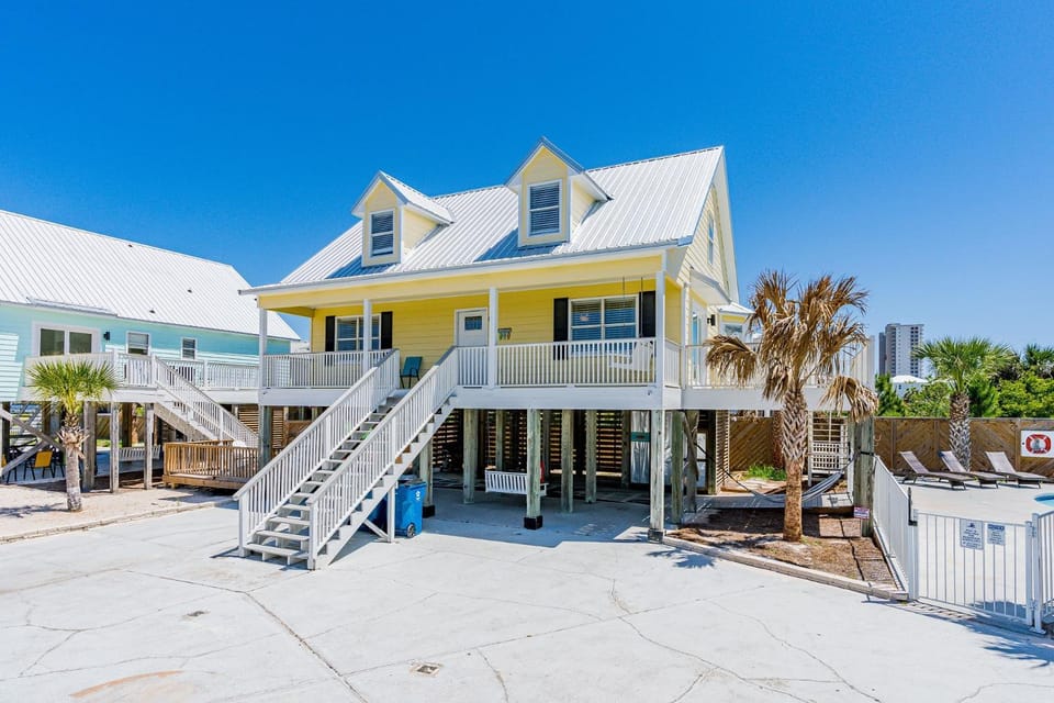 Endless Summer at Little Lagoon Resort by Youngs Suncoast House in West Beach