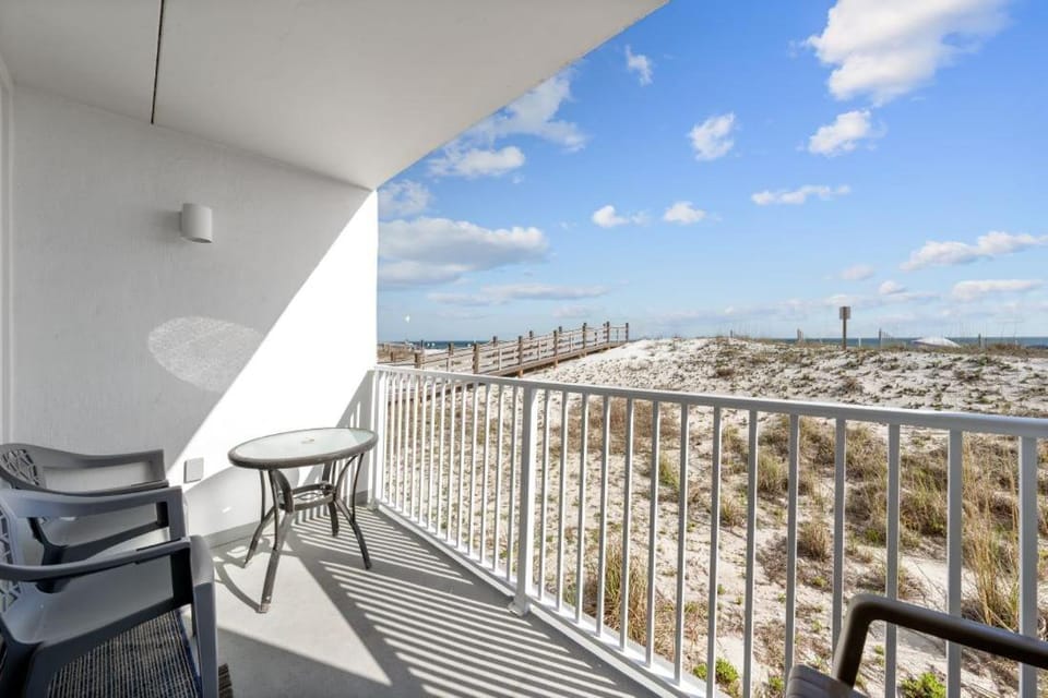 Island Shores 150 by Youngs Suncoast Apartment in Gulf Shores
