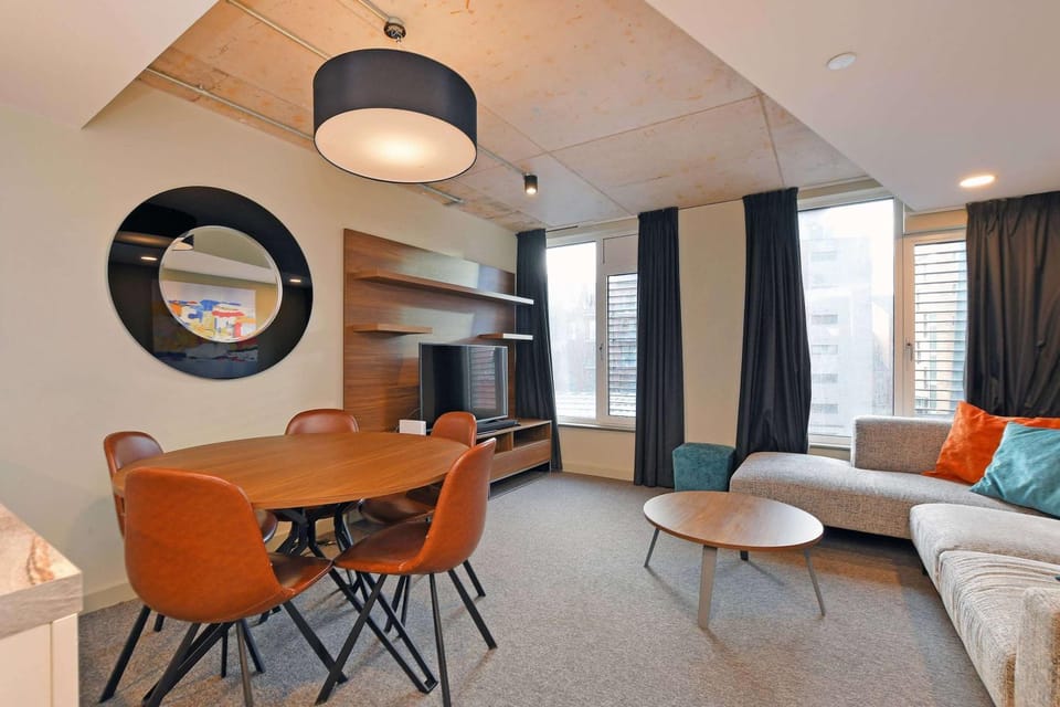 Communal lounge/ TV room, Living room, Seating area, Dining area, Evening entertainment