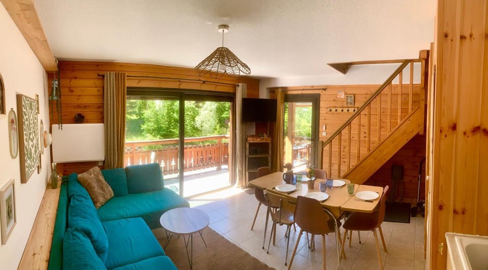 Triplex 6 personnes Chalet au pied des pistes Apartment in Provence-Alpes-Côte d'Azur