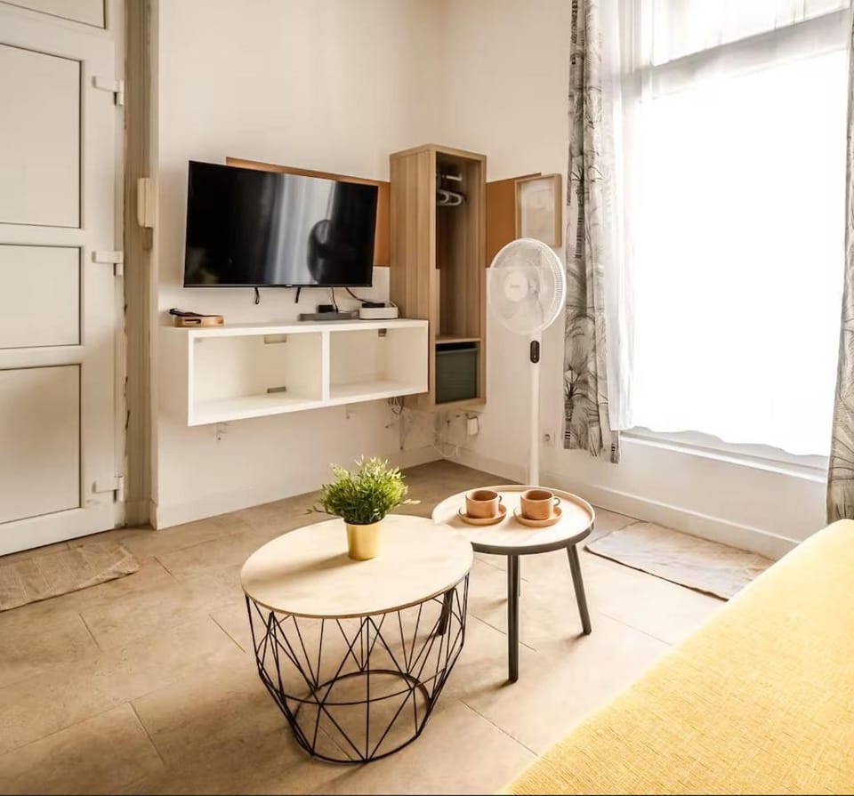 TV and multimedia, Seating area