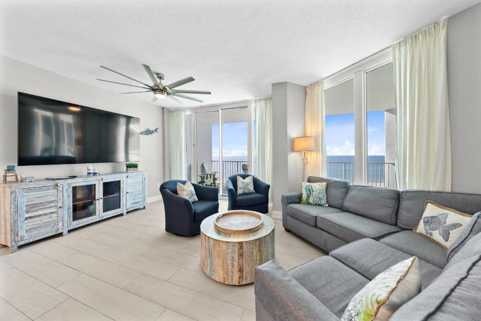 Lighthouse 515 by Youngs Suncoast Apartment in Gulf Shores