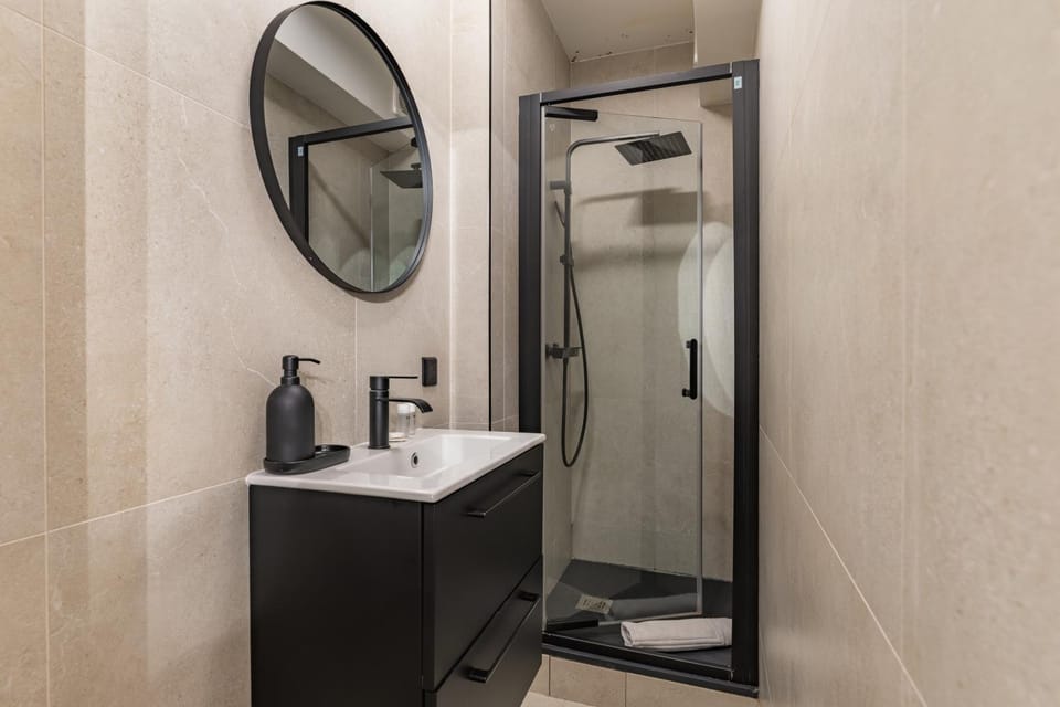 Shower, Bathroom