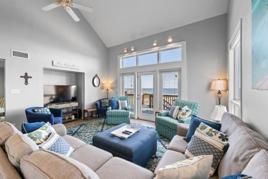 Marilyns Cottage by Youngs Suncoast House in West Beach