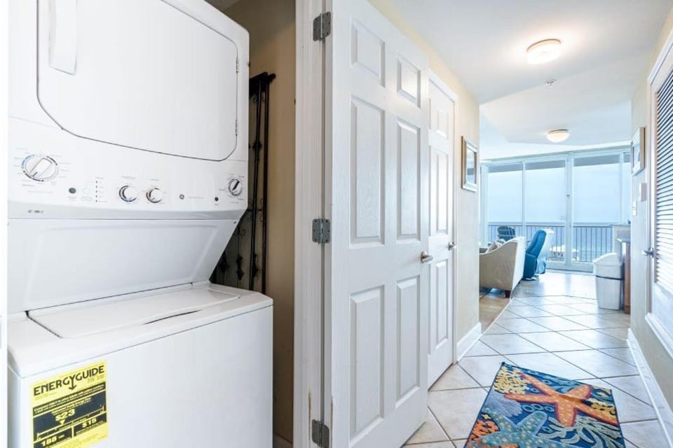 Sanibel 903 by Youngs Suncoast Apartment in West Beach