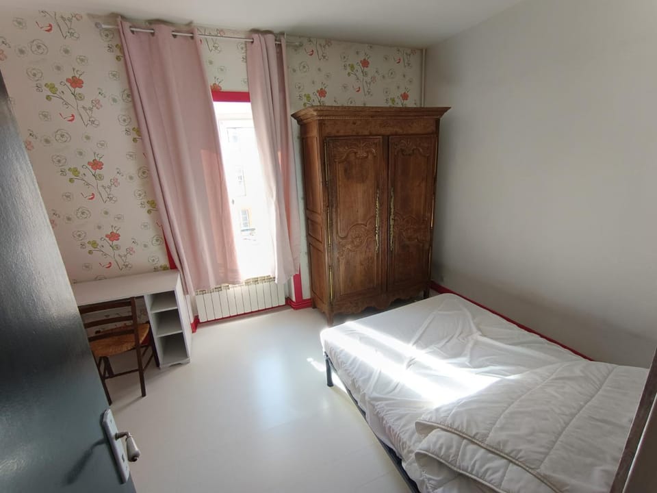 Appartement de ville sans linge de maison fourni Apartment in Limoges