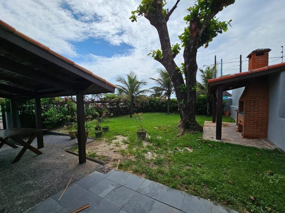 Casa frente para o mar com churrasqueira House in Peruíbe