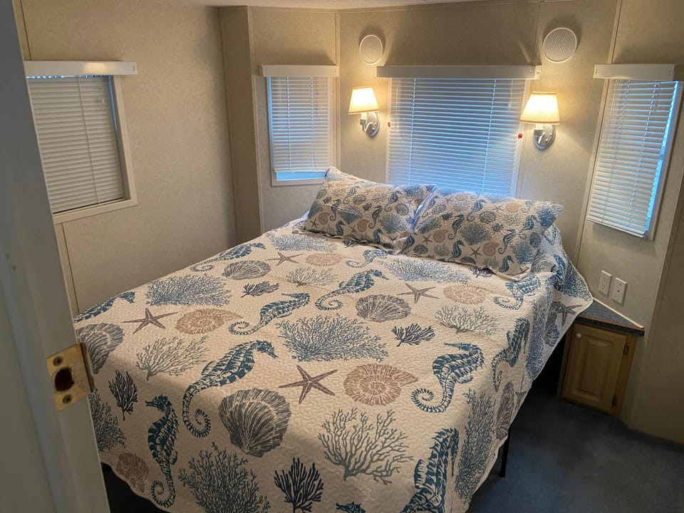 Serene Campground Getaway House in Preston