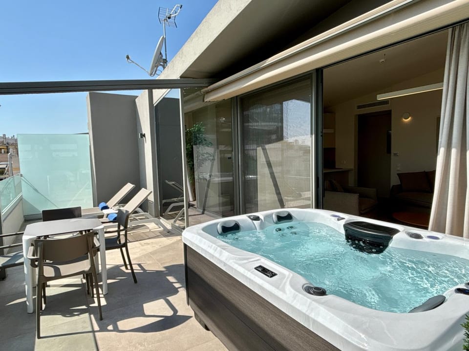 The Loft #Athens#Riviera#Seaviews#Rooftop#Unoblu Apartment in Pireas