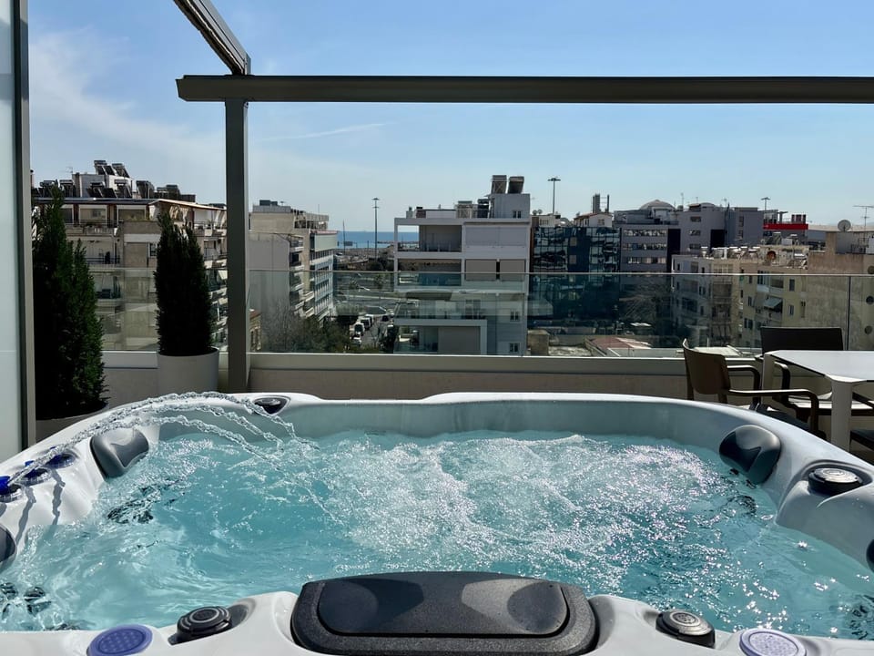 The Loft #Athens#Riviera#Seaviews#Rooftop#Unoblu Apartment in Pireas