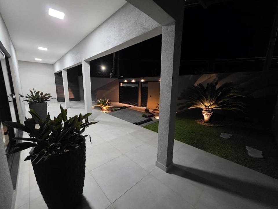 Melhor área de lazer de Peruibe 200 metros do mar House in Peruíbe