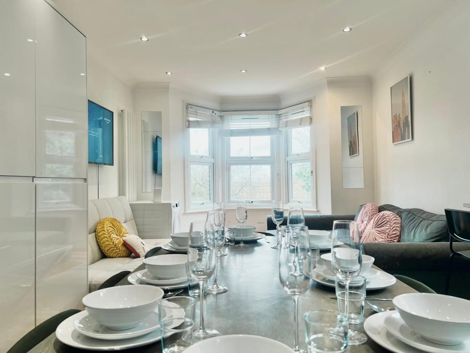 Huge apartment near Brixton Apartment in London