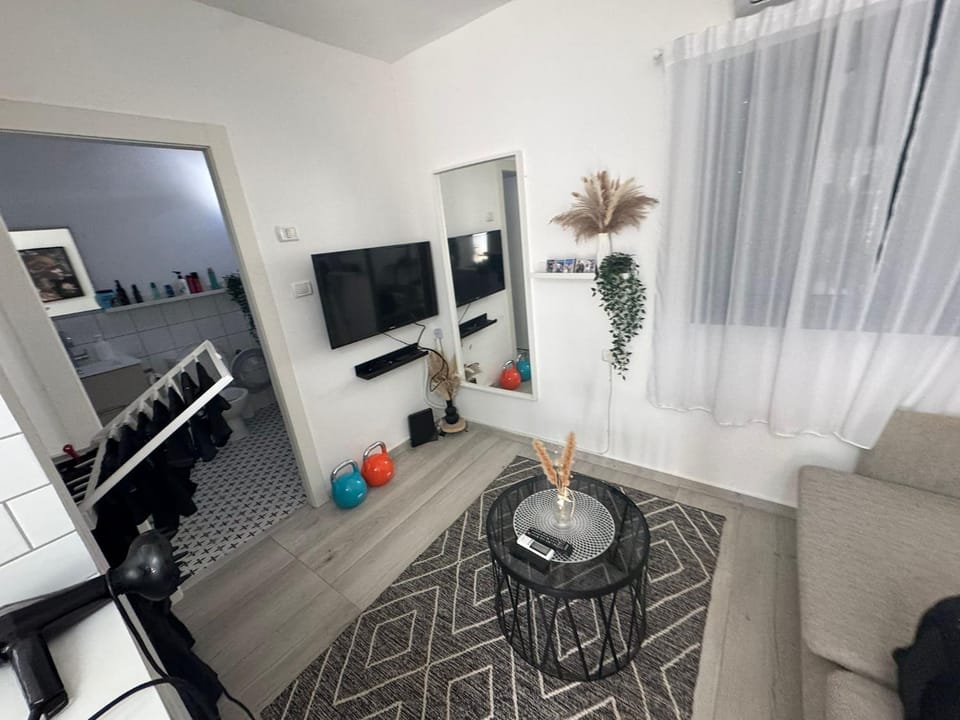 הבית של גיא בנאי Apartment in South District