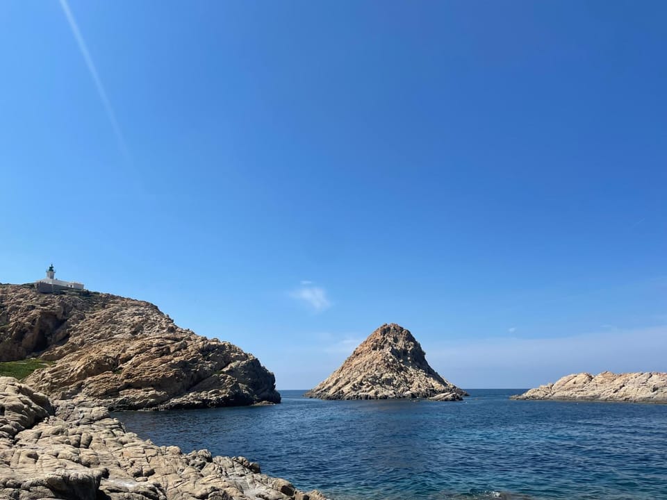 Nearby landmark, Natural landscape