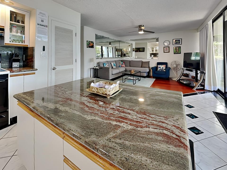 Maui Parkshore 116 Apartment in Kamaole