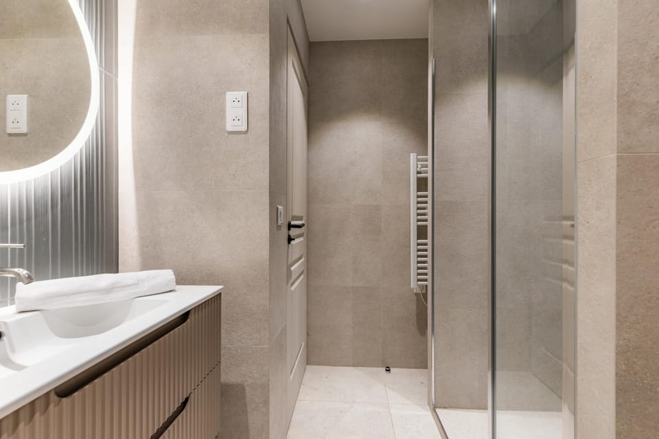 Shower, Bathroom
