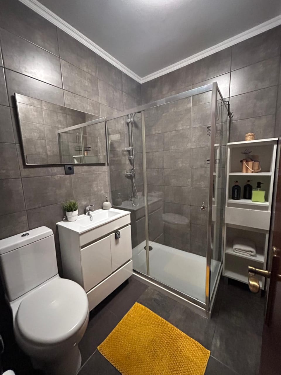 Shower, Toilet, Bathroom