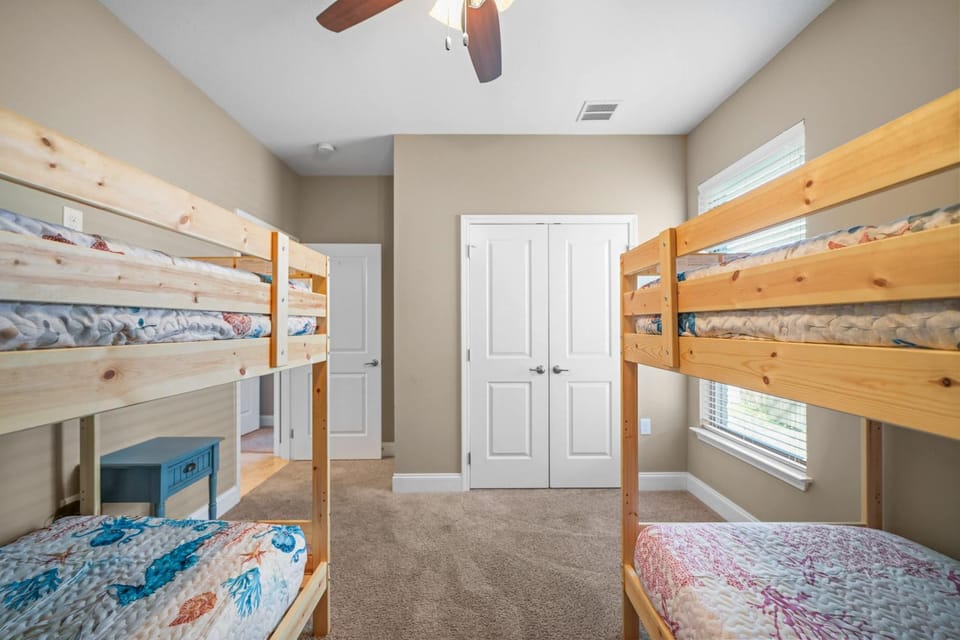 Beach Haven 6 Beds Pet Friendly 8miles to Beach House in Alabama