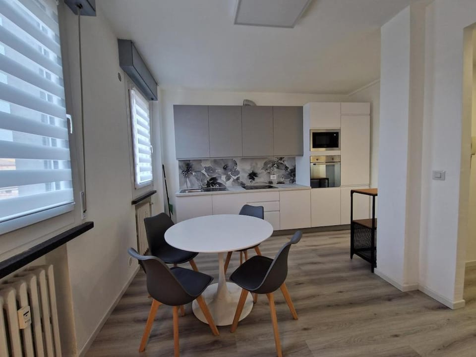 Kitchen or kitchenette, Living room, Dining area