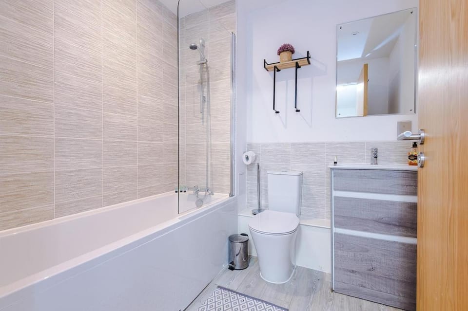 Manchester Central, 2 bedroom, Penthouse Duplex Apartment in Salford