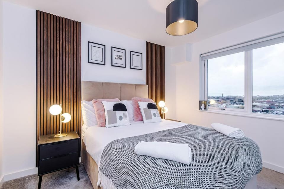 Manchester Central, 2 bedroom, Penthouse Duplex Apartment in Salford