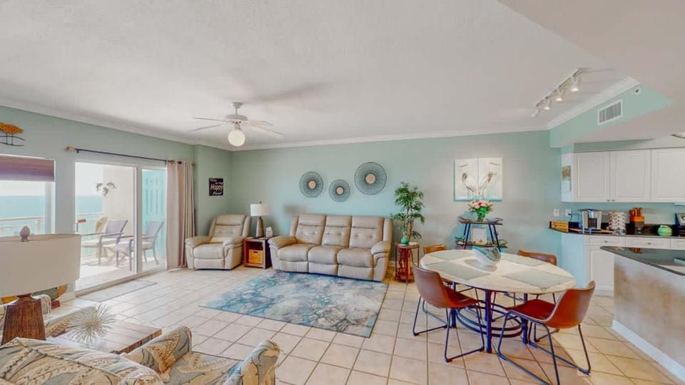 Beachfront Views Admirals Quarters Pools Sleeps 6 House in Orange Beach