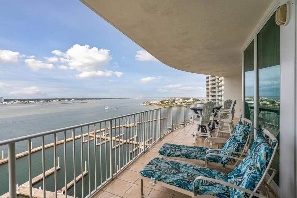 Caribe Resort Bayside Beach Indoor Pools Sleeps 8 House in Orange Beach