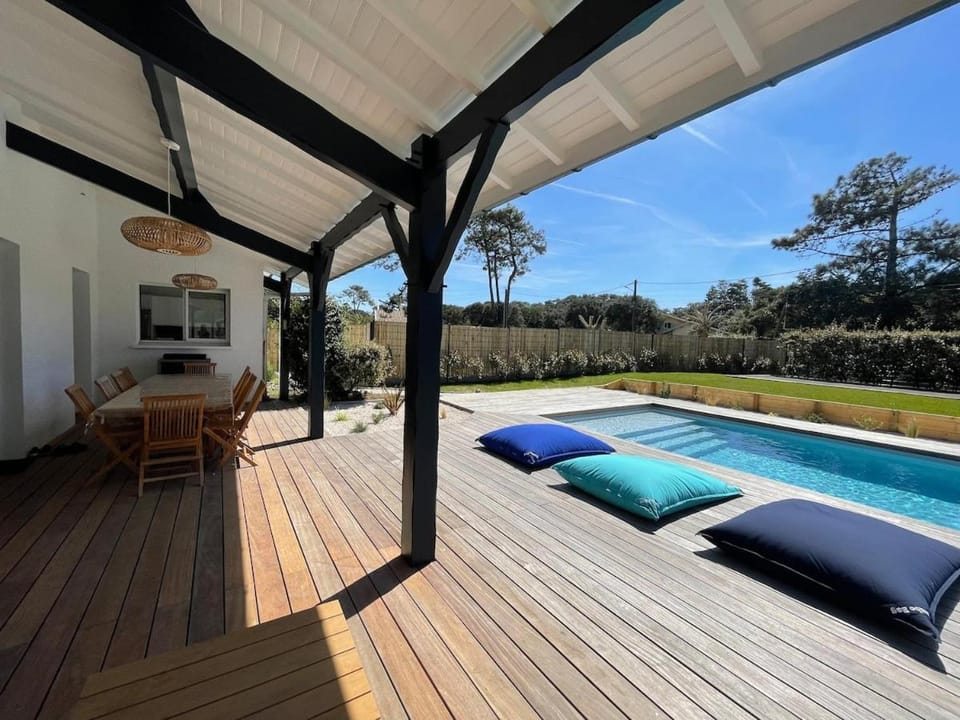Patio, Garden, Garden view, Pool view, Swimming pool, sunbed