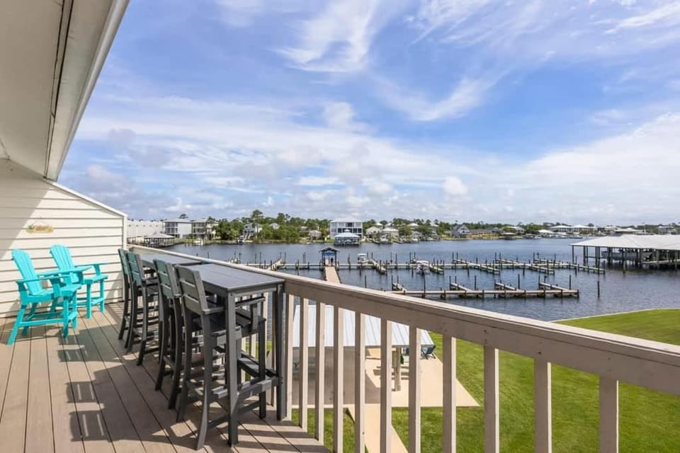 Waterfront Condo Nearby Beach Boat Slip sleeps 12 House in Orange Beach