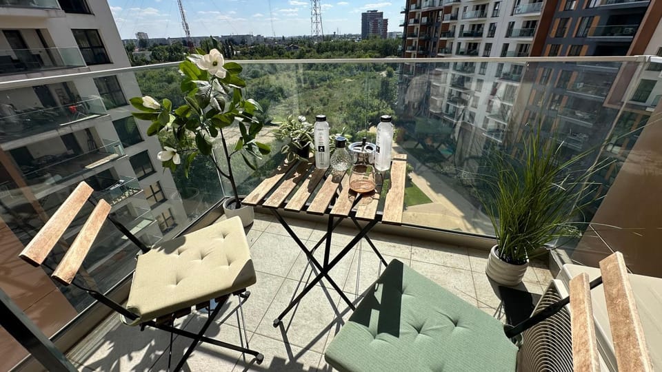 Property building, Patio, Day, View (from property/room), Balcony/Terrace, Dining area