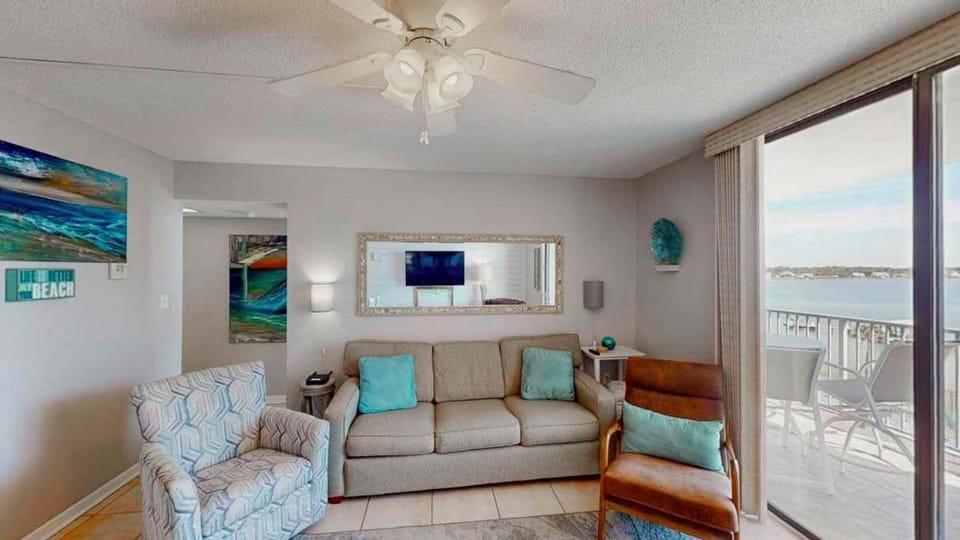 Direct Gulf View Beach Pool Boat Marina Sleeps 6 Apartment in West Beach