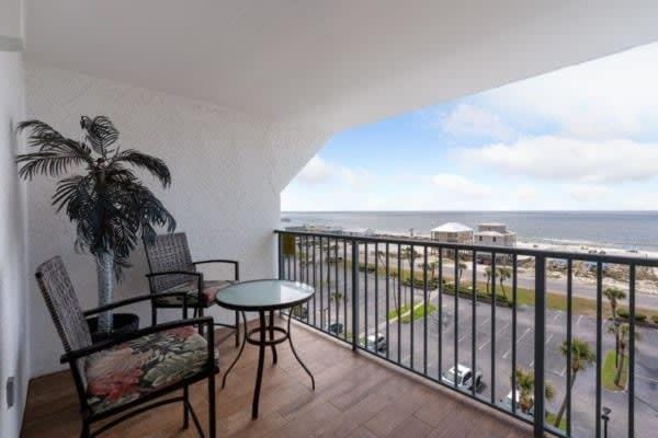 Snowbirds Welcome Beach Pool Boat Marina Sleeps 4 House in West Beach