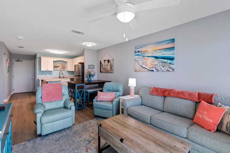 Beachfront Gulf Views Fort Morgan Pool Sleeps 7 House in Alabama