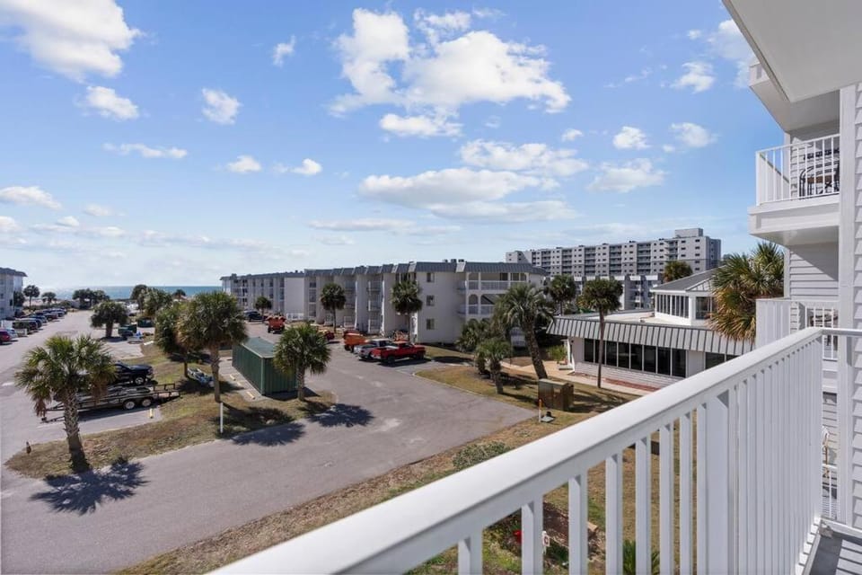 Beachfront Gulf Views Fort Morgan Pool Sleeps 7 House in Alabama