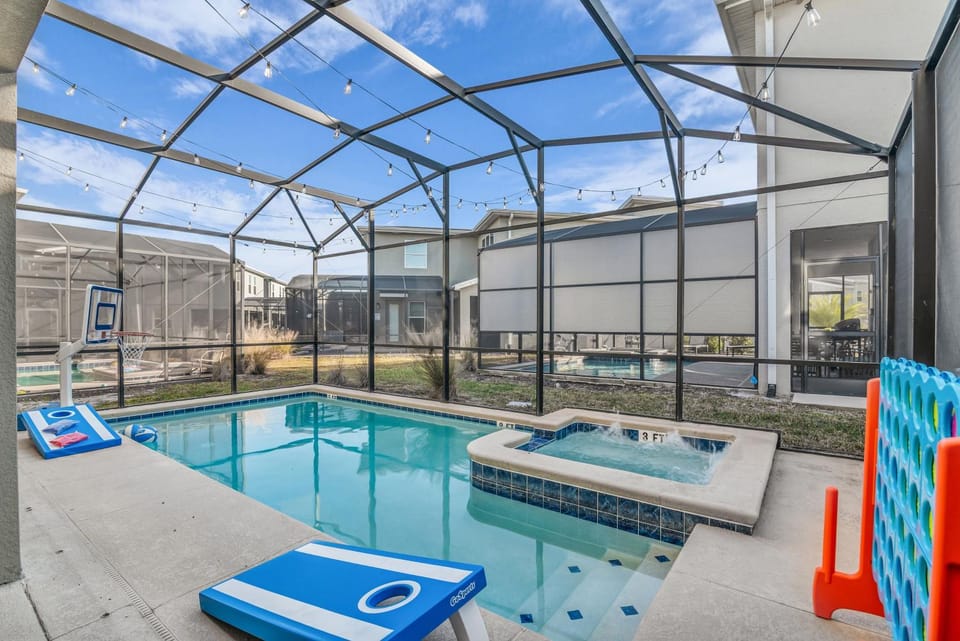 Swimming pool, sunbed