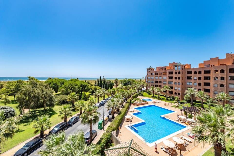 Property building, Beach, Swimming pool