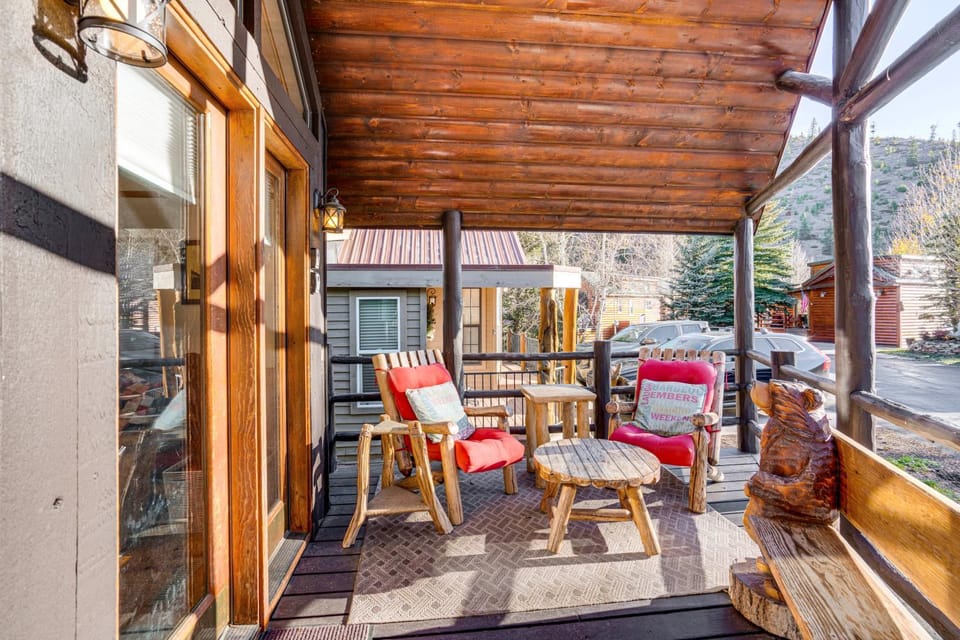 4 Mi to Slopes! Breck Mtn Base w/ Hot Tub Access House in Summit County