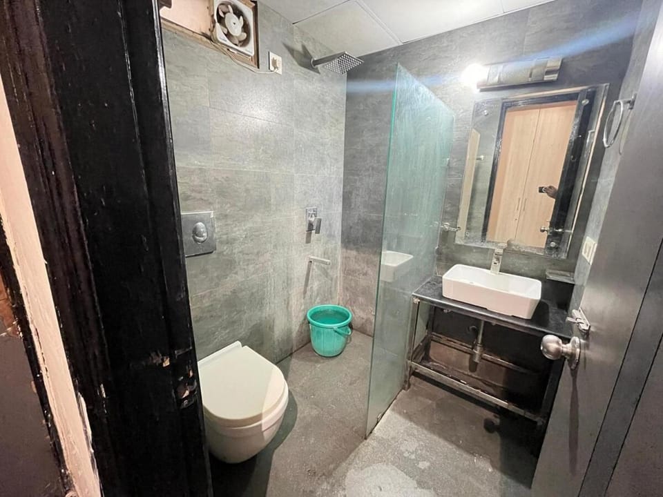 GoBravo Nova Kapashera Near Delhi Airport Apartment in Gurugram