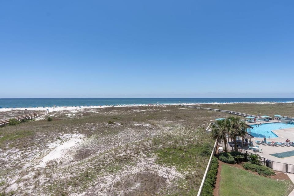 Beachfront Corner Unit Phoenix VII Pools Sleeps 9 House in Orange Beach