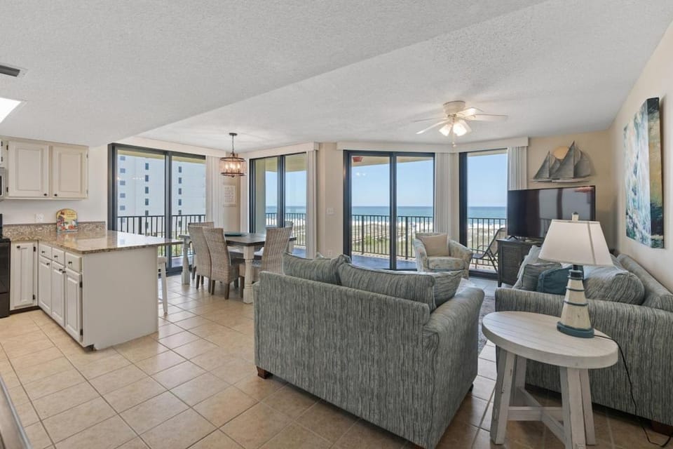 Beachfront Corner Unit Phoenix VII Pools Sleeps 9 House in Orange Beach